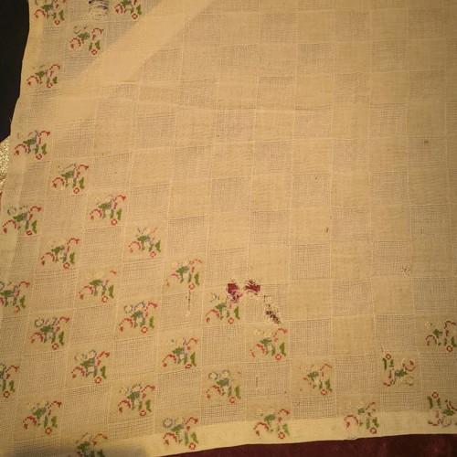Embroidered tablecloth 70cm x 70cm