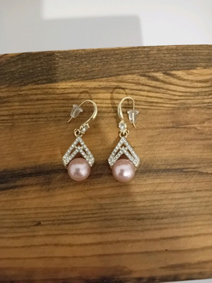 Earrings new with pink pearl and rhinestones