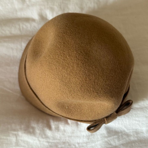 Uterque wool hat like new, size M