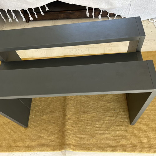 Laptop table like new with dual use decorative