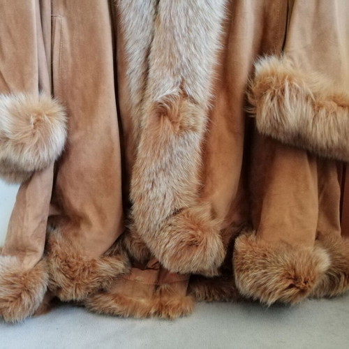 Marco Gianoti women's suede coat with fox fur like new, vintage