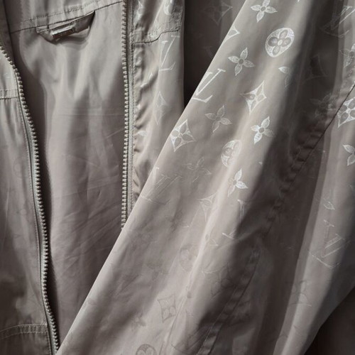 Louis Vuitton Gold Monogram Jacket like new, beige, size L