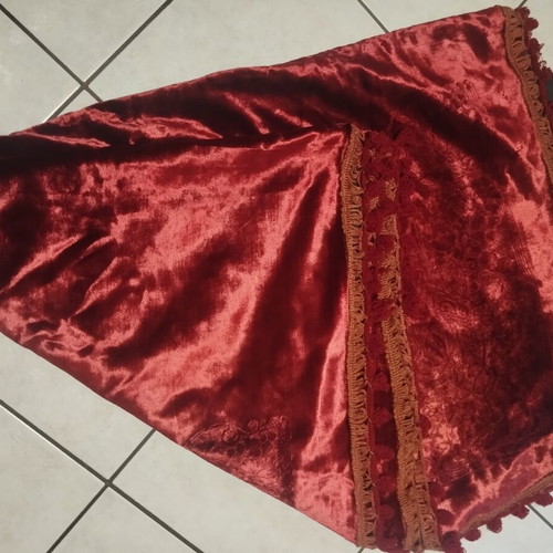 Vintage red velvet tablecloth used, 140×210 cm