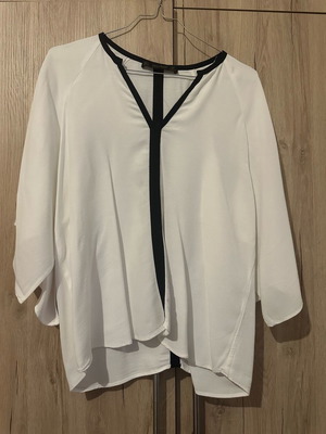 Zara разкроена блуза S бяла нова с отворен ръкав
