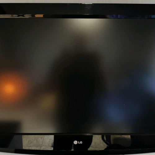 LG 37LF76 37" TV used for repair or spare parts
