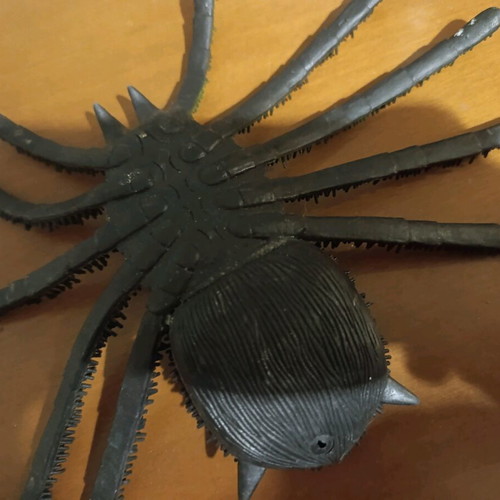 Plastic large spider like new, green