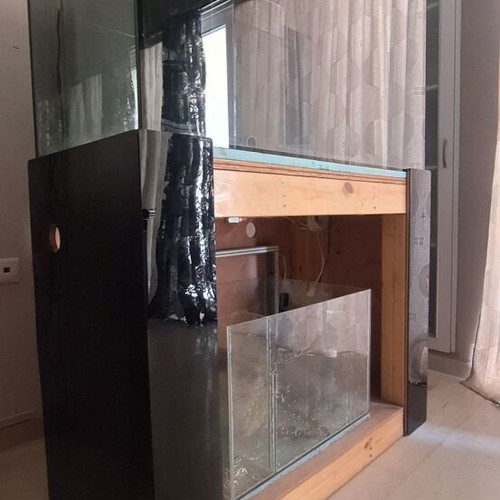 Aquarium 330 liters used with sump and wooden stand