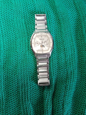 Men's watch used, needs service