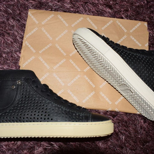 Diesel Off Your Rocker Exposure Mid sneakers new, size 36, black