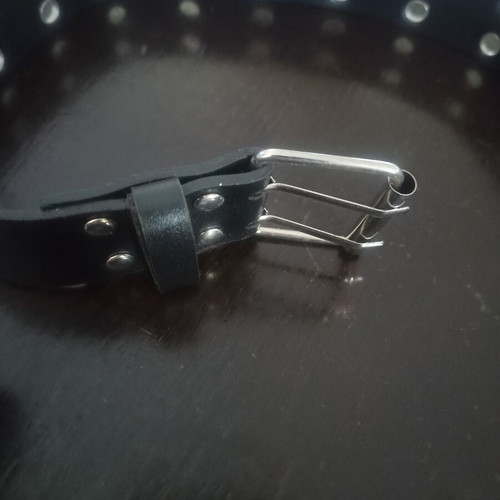 Women's belts used, pack of 3, size 80, black and white