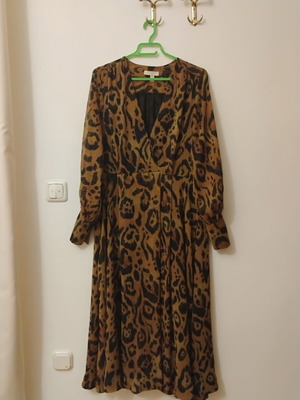 Leopard dress H and M like new, size M 38 10