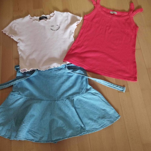 Women’s summer clothes used, pack of 3, size Small