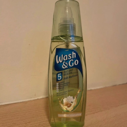 Wash & Go Hair Oil like new for shine and repair