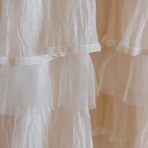 Mochy skirt beige like new, size Small with ruffles