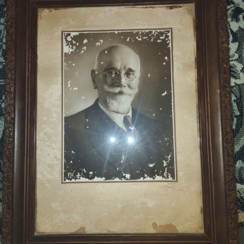 Embossed frame used with photograph of Eleftherios Venizelos 42×32 cm