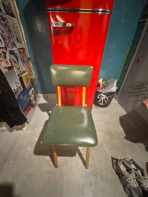 Retro chairs 2 like new set
