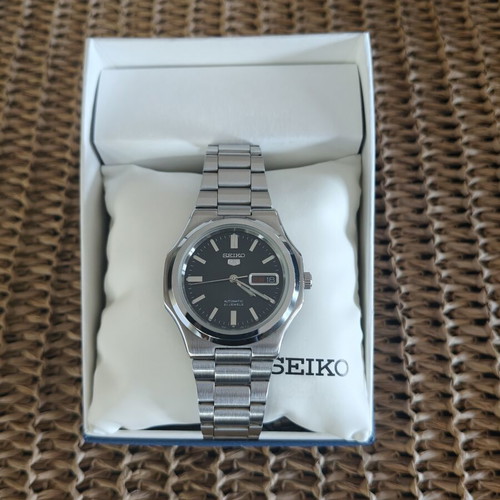 Seiko 5 Nautilus SNKK47 watch like new, unisex