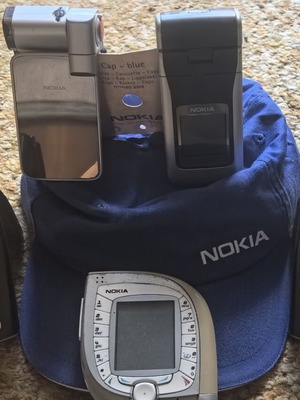Nokia phone lot used, includes Nokia 7600 without back cover