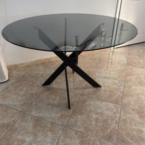 Glass table 120cm diameter with 75cm height like new, smoked glass