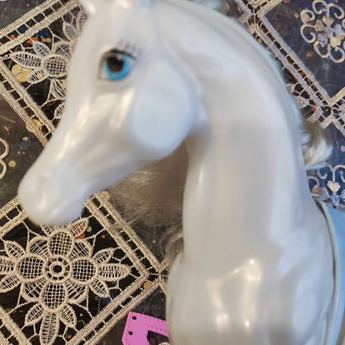 Vintage Barbie Mattel set: Princess doll & carriage horse (80s/00s)