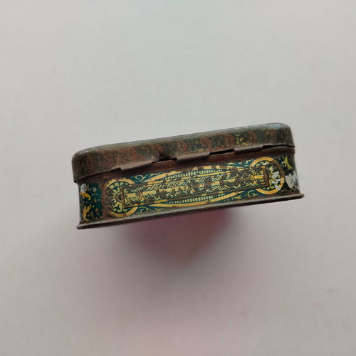 Metal powder box "Poudre Dentifrice" used, circa 1920s-30s