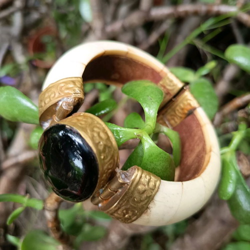 Boho bracelet used with bronze and black agate