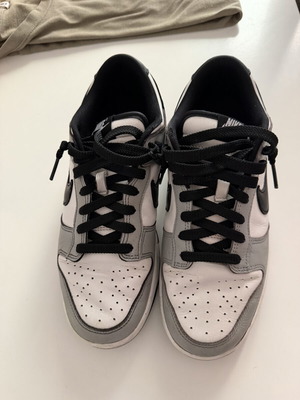 Nike Dunk Low sneakers size 42 used, white and grey