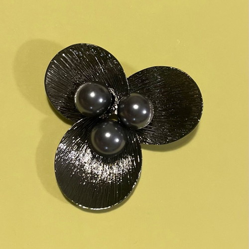 Lapel pin like new, steel with 3 gray pearls