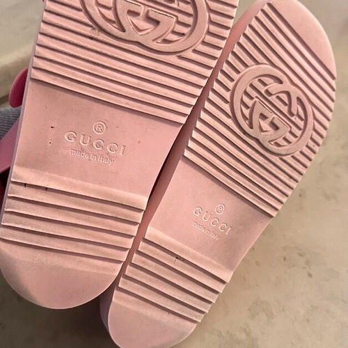 Gucci sandals size 39 pink like new