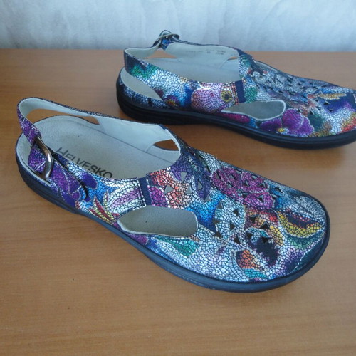 Helvesko women's sandals size 39 like new, colorful