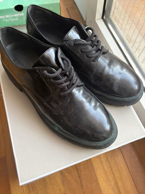 Tamaris Oxfords like new, black, size 41