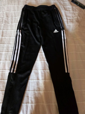 Φόρμες Adidas για αγόρι 11-12 χρονών σε άριστη κατάσταση