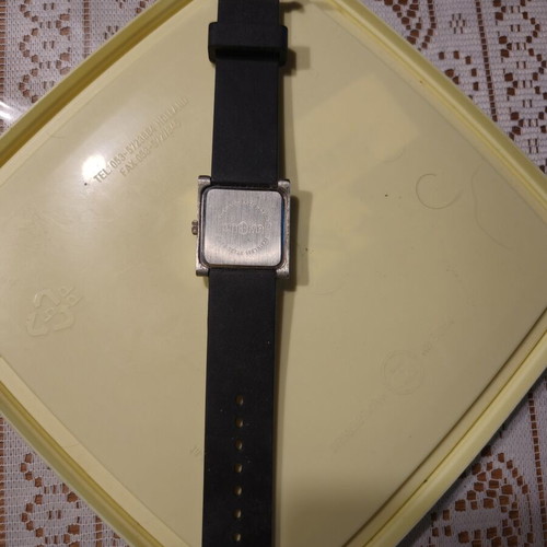 BIAOMA 1013 quartz watch with black dial and crystal accents