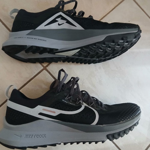 Nike React Trail shoes like new, size 44.5, athletic
