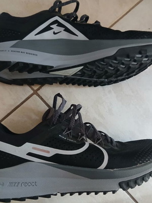 Nike React Trail shoes like new, size 44.5, athletic
