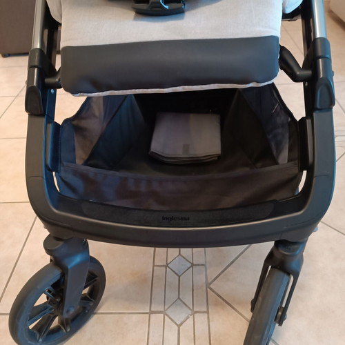 Inglesina Aptica Baby Stroller like new, Silk Grey Black Chassis
