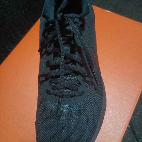 Nike women's athletic shoes size 39 like new, black