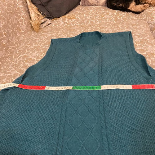 Kazaka vest used, very soft knit