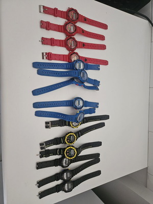 Wristwatches like new, set of 15, multicolor