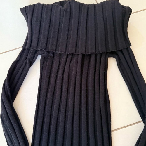 Black Zara blouse like new, medium size with open shoulders