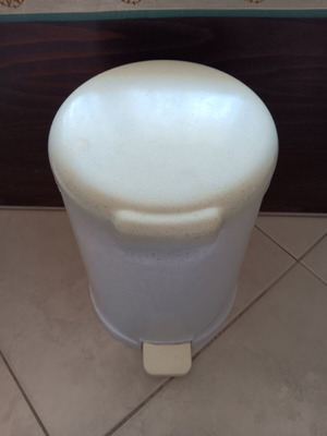 Trash bin used