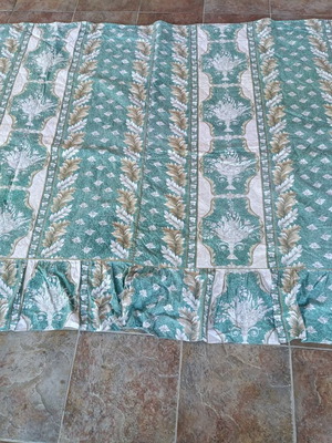 Vintage bed or sofa throw like new, green and beige classic design