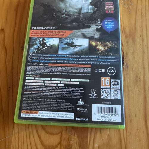 Battlefield 3 Xbox 360 game, broken disc holder