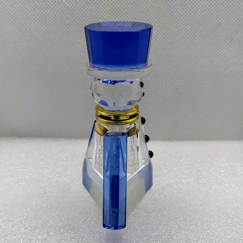 Crystal bottle for snowman perfume Laureline FONTANEL