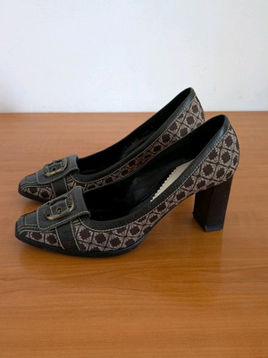 Emporio Armani pumps used, size 40