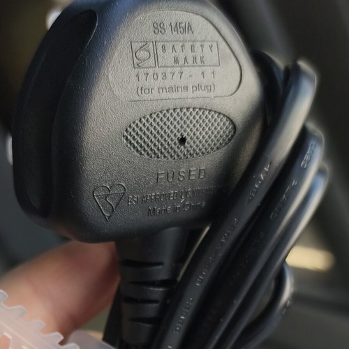 Figure-8 (IEC C7) Power Cable with UK Plug new, 1.5 m