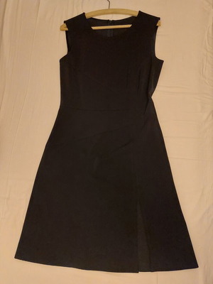 Evening black dress size L like new, sleeveless with slit