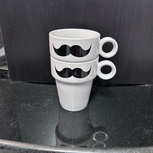 Mugs set of 2 like new