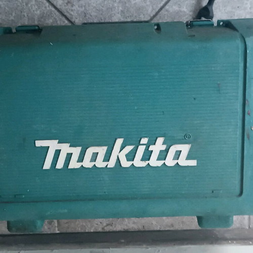 Makita battery chainsaw