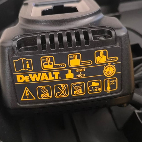 DeWalt DW979K2 Cordless 12V Screwdriver like new with battery and charger